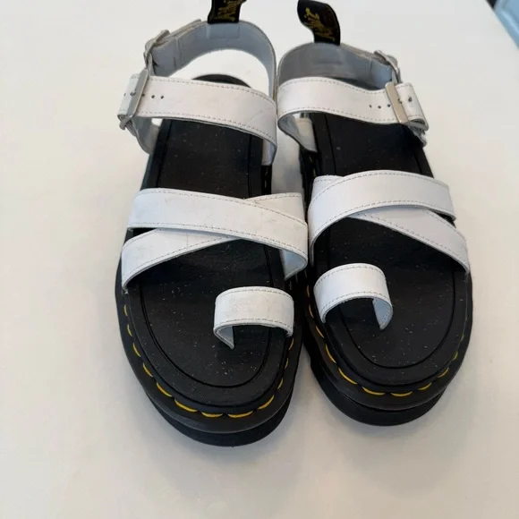 Dr Martens “AVRY” Women’s White Platform Sandals Size US 7 EU 38 NEW